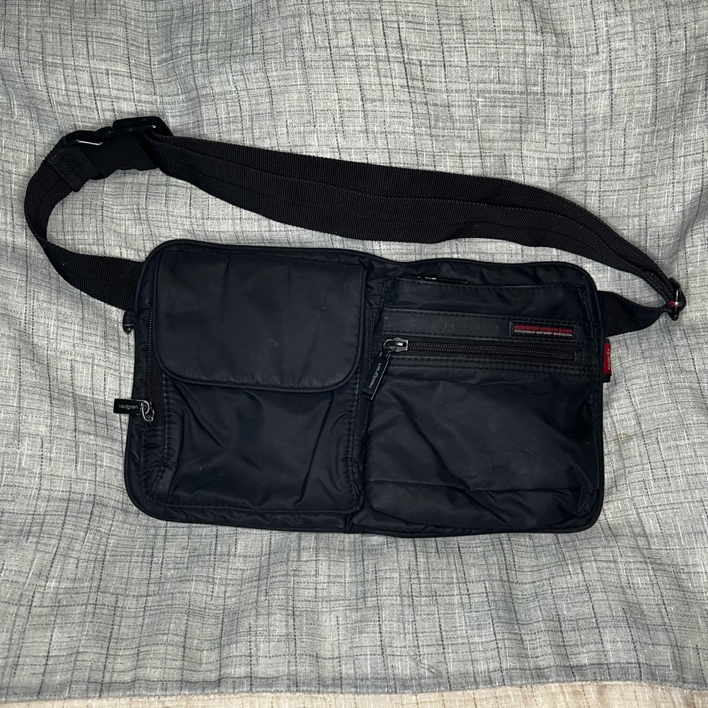 Versatile Black Men's Belt Bag
